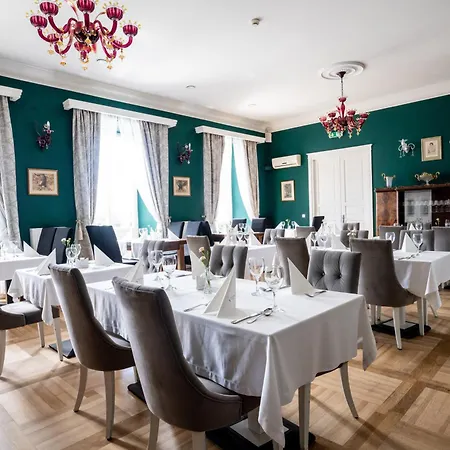 Talaria Resort&spa リゾート Trojanów